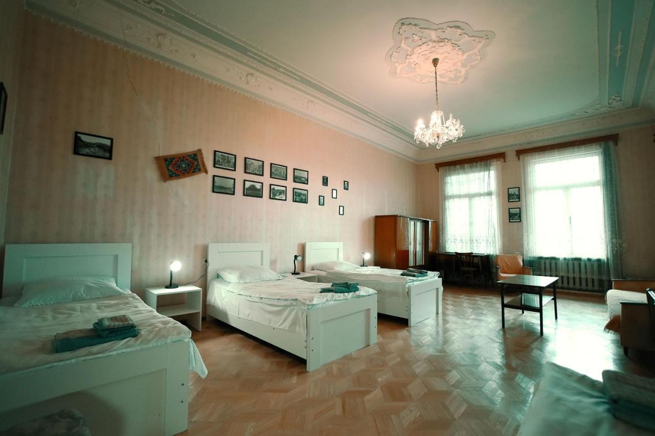 Guest House Old Koetaisi Buitenkant foto
